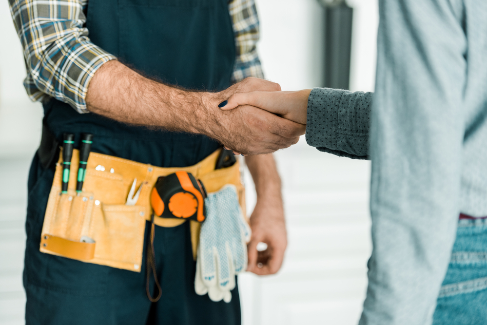 5 Reasons to Hire a Handyman in Illinois, Missouri, and Iowa